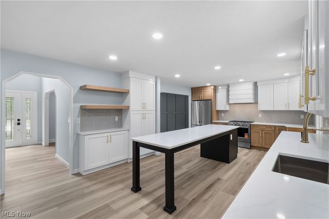 21470 Jonathan Drive, Strongsville, OH 44149