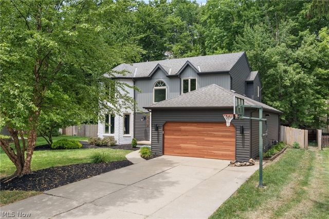 21470 Jonathan Drive, Strongsville, OH 44149
