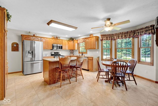 13010 E Otter Creek Lane, Columbus, IN 47203