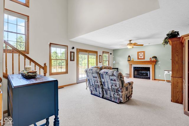 13010 E Otter Creek Lane, Columbus, IN 47203