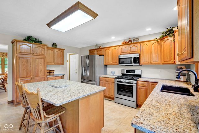 13010 E Otter Creek Lane, Columbus, IN 47203