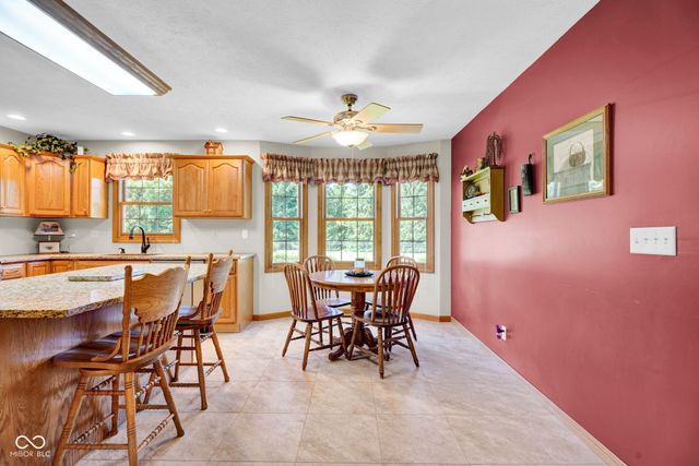 13010 E Otter Creek Lane, Columbus, IN 47203
