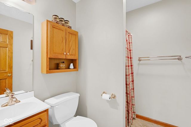 13010 E Otter Creek Lane, Columbus, IN 47203