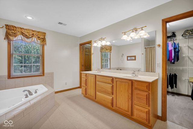 13010 E Otter Creek Lane, Columbus, IN 47203
