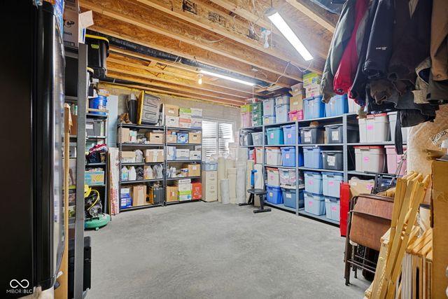 13010 E Otter Creek Lane, Columbus, IN 47203