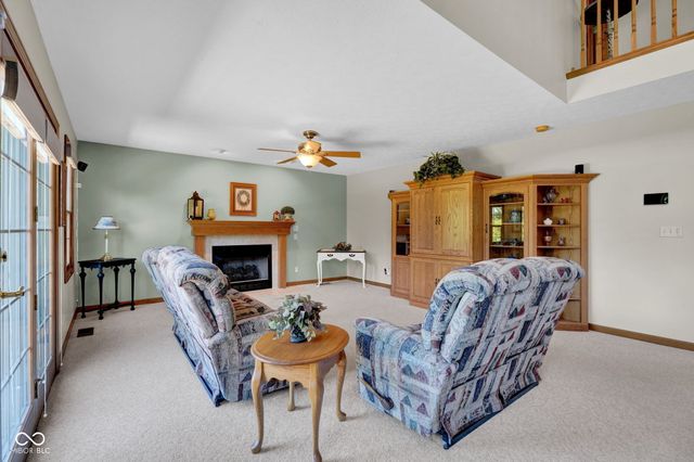 13010 E Otter Creek Lane, Columbus, IN 47203