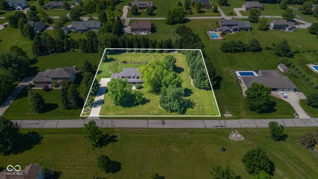 13010 E Otter Creek Lane, Columbus, IN 47203