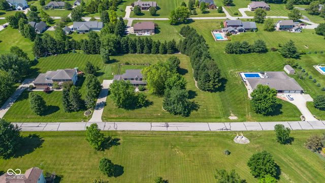 13010 E Otter Creek Lane, Columbus, IN 47203