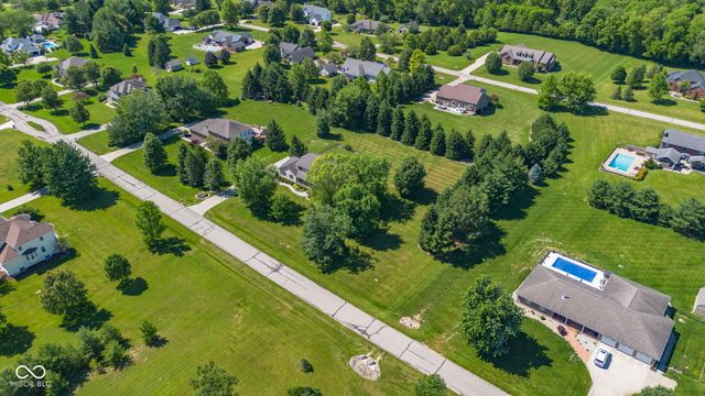 13010 E Otter Creek Lane, Columbus, IN 47203