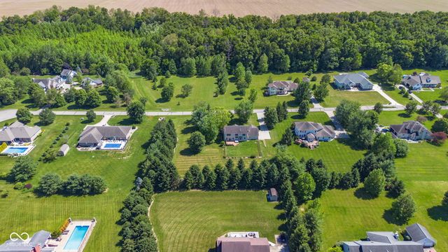 13010 E Otter Creek Lane, Columbus, IN 47203