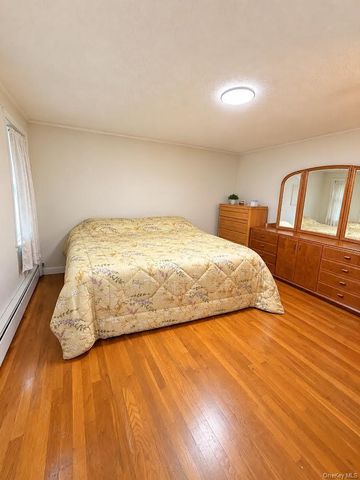 9 Fowler Avenue, Ronkonkoma, NY 11779