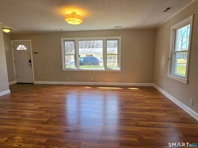 89 Faith Circle 89, Manchester, CT 06040