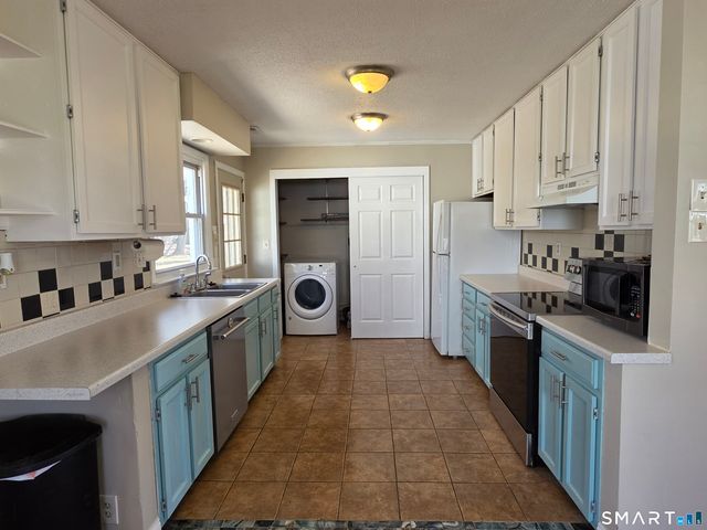 89 Faith Circle 89, Manchester, CT 06040