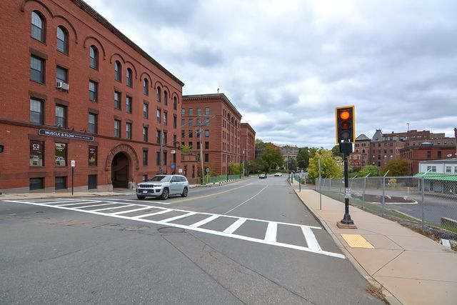 52 River 7, Boston, MA 02126