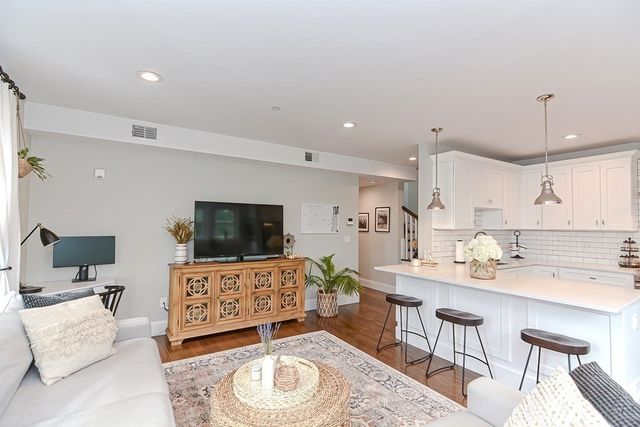 52 River 7, Boston, MA 02126