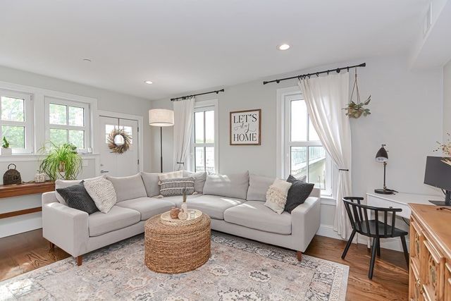 52 River 7, Boston, MA 02126