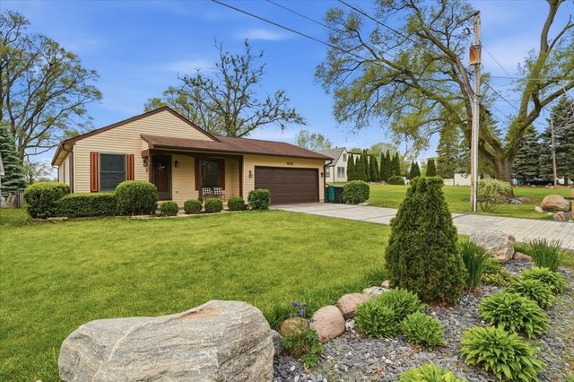 415 Garfield Road, Ingleside, IL 60041