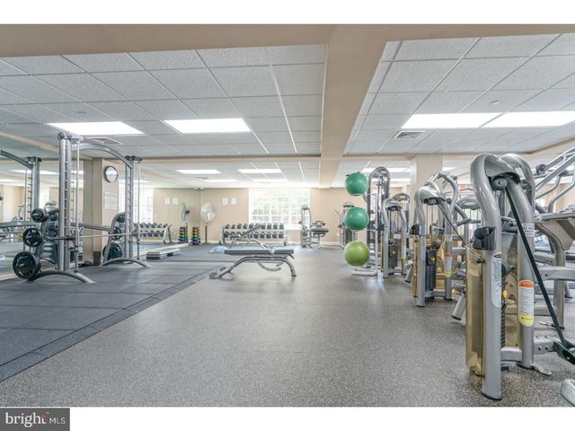 508 CAPTAINS WAY, Philadelphia, PA 19146