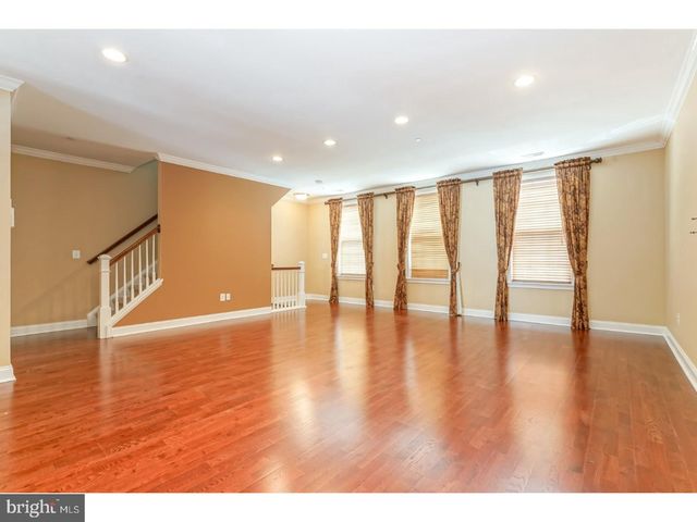 508 CAPTAINS WAY, Philadelphia, PA 19146