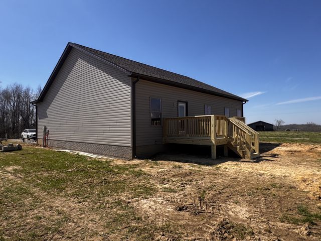 388 Hawkins Rd, Westmoreland, TN 37186