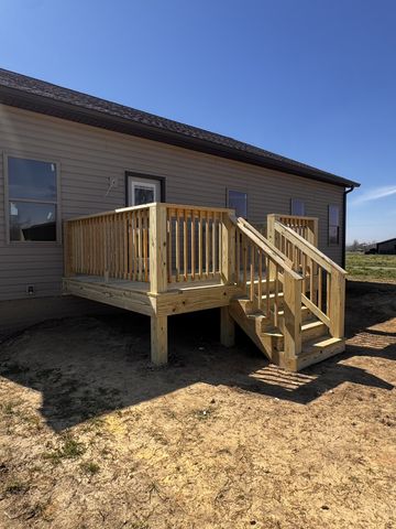 388 Hawkins Rd, Westmoreland, TN 37186