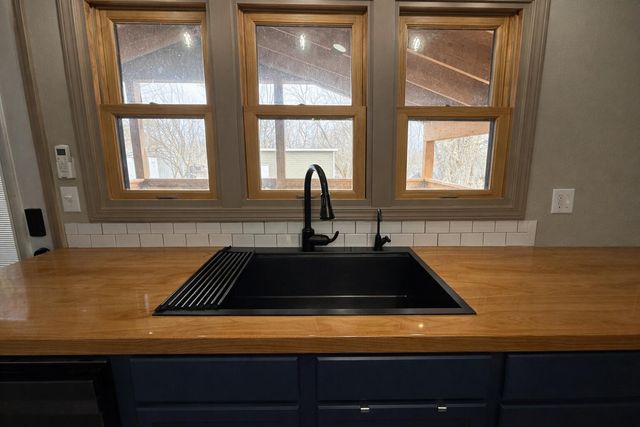 314 W 11th Street, Mountain Grove, MO 65711