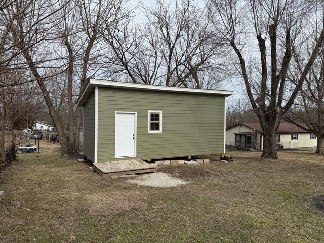 314 W 11th Street, Mountain Grove, MO 65711