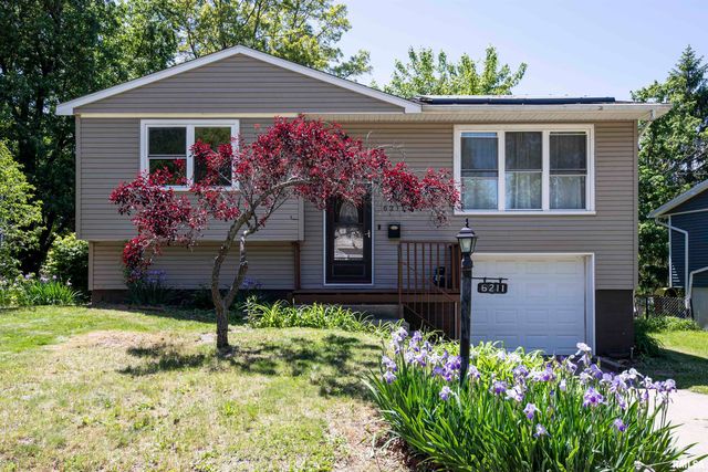 6211 N UPLAND Terrace, Peoria, IL 61615