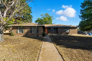 1400 Royal Lane, Cisco, TX 76437