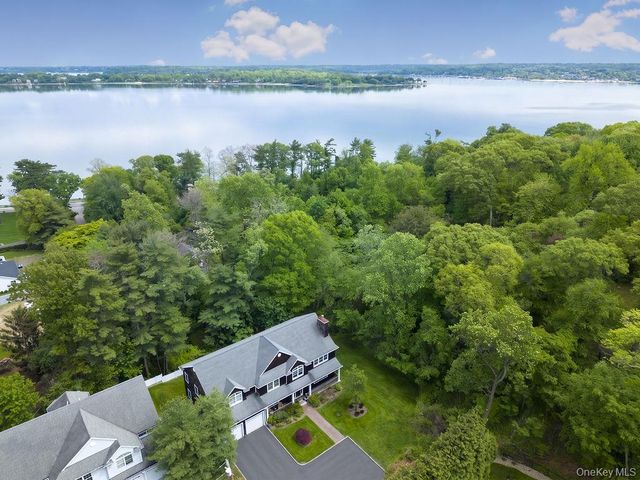 899 Harbor View Road, Oyster Bay, NY 11771
