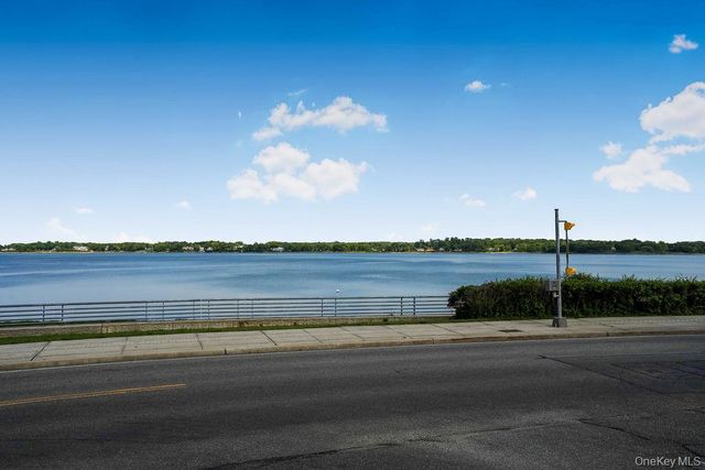 899 Harbor View Road, Oyster Bay, NY 11771