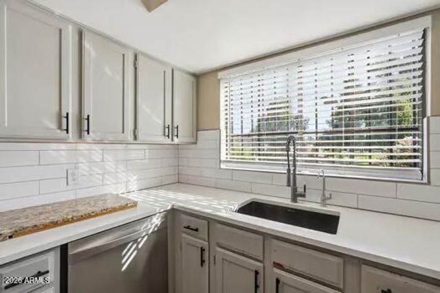 6612 N 48th Drive, Glendale, AZ 85301