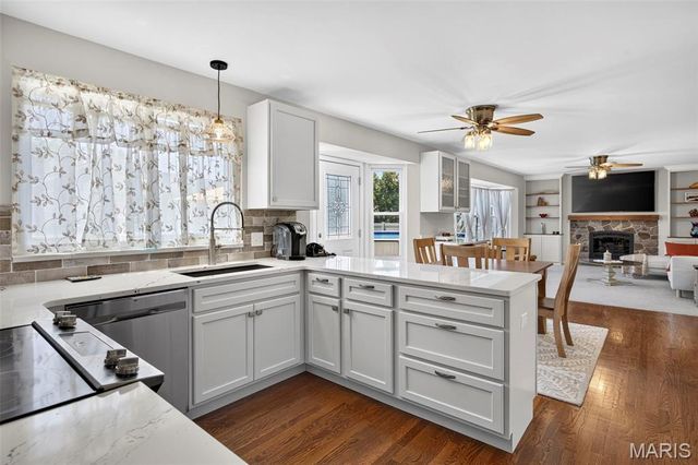 7296 Picasso Drive, Dardenne Prairie, MO 63368
