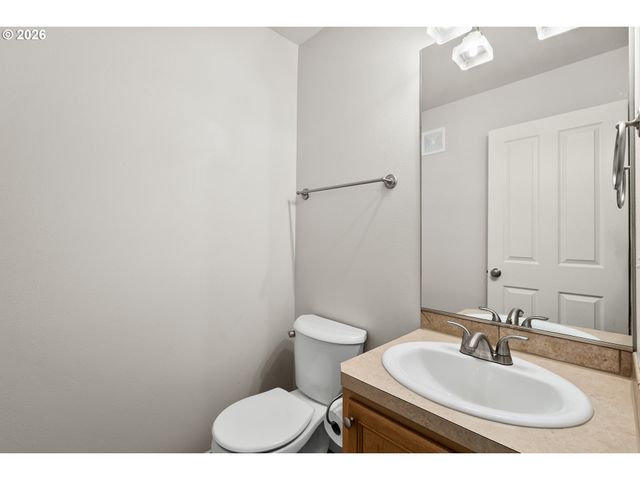 38800 CASCADIA VILLAGE Dr, Sandy, OR 97055
