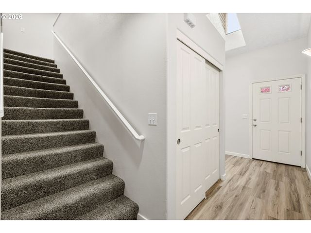 38800 CASCADIA VILLAGE Dr, Sandy, OR 97055