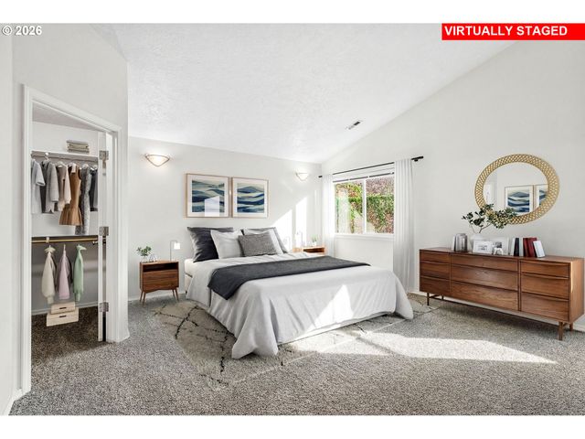 38800 CASCADIA VILLAGE Dr, Sandy, OR 97055