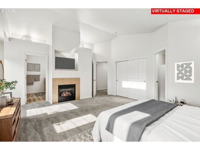 38800 CASCADIA VILLAGE Dr, Sandy, OR 97055