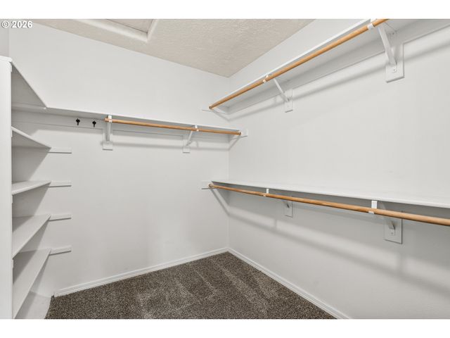 38800 CASCADIA VILLAGE Dr, Sandy, OR 97055