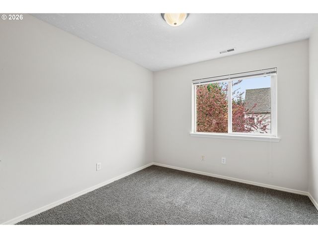 38800 CASCADIA VILLAGE Dr, Sandy, OR 97055