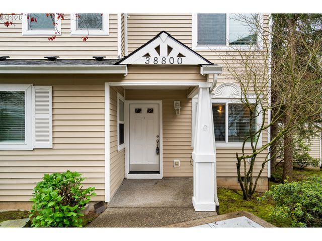 38800 CASCADIA VILLAGE Dr, Sandy, OR 97055
