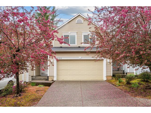 38800 CASCADIA VILLAGE Dr, Sandy, OR 97055