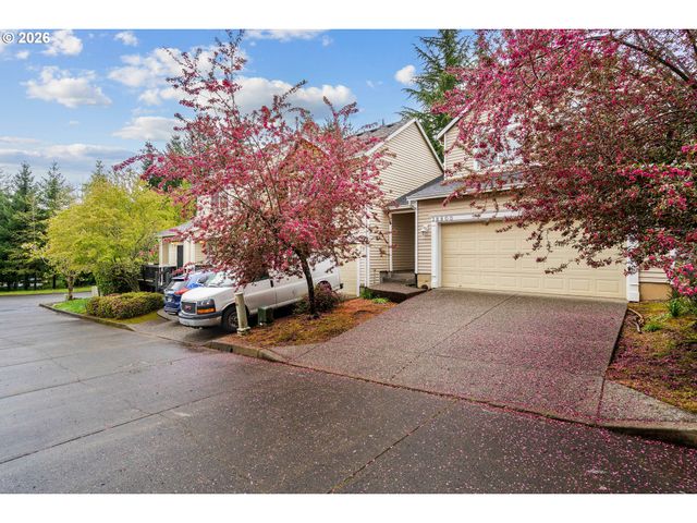 38800 CASCADIA VILLAGE Dr, Sandy, OR 97055