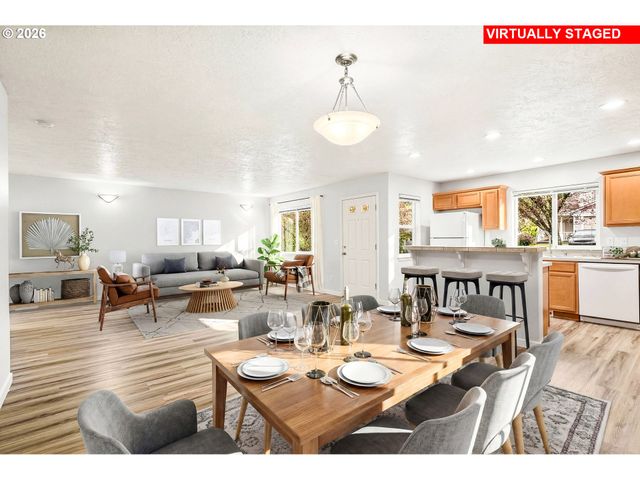 38800 CASCADIA VILLAGE Dr, Sandy, OR 97055