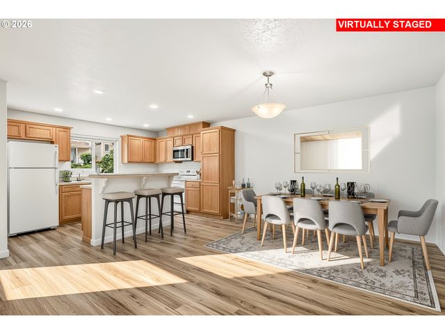 38800 CASCADIA VILLAGE Dr, Sandy, OR 97055
