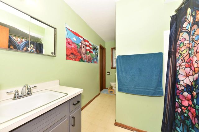2382 S 93rd STREET, West Allis, WI 53227