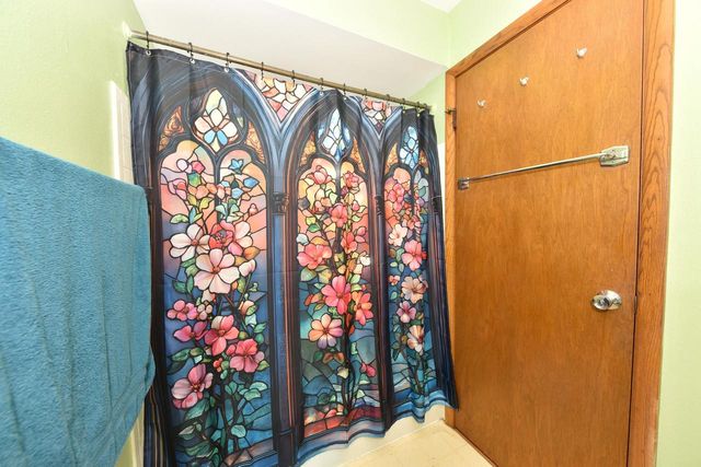2382 S 93rd STREET, West Allis, WI 53227