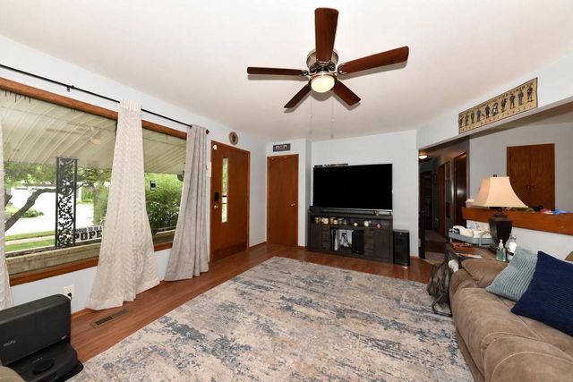 2382 S 93rd STREET, West Allis, WI 53227