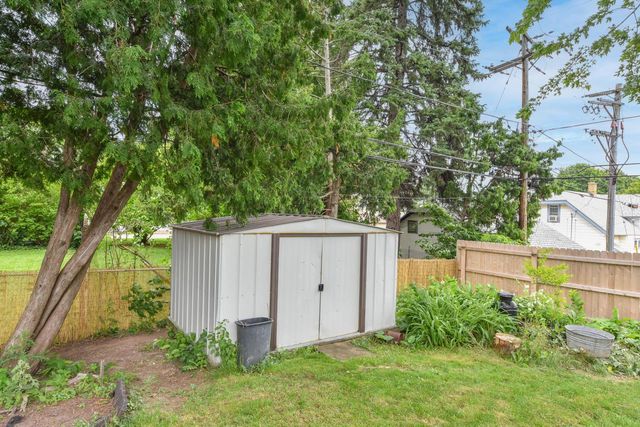 2382 S 93rd STREET, West Allis, WI 53227