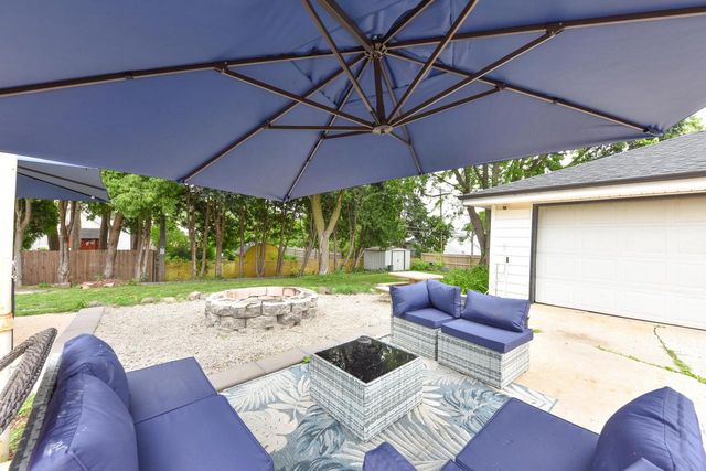 2382 S 93rd STREET, West Allis, WI 53227