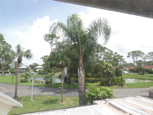 7917 PINEGROVE COURT 1, Sarasota, FL 34238